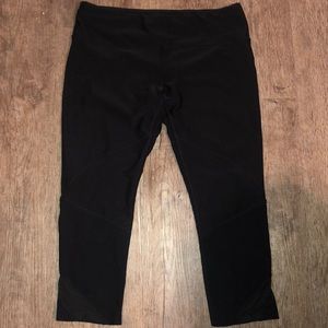 Black crop leggings